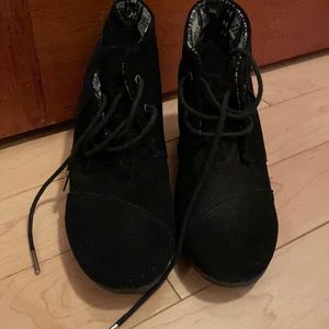 Toms wedgie booties
